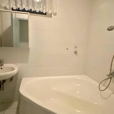 Zsuzsi Vendeghaz Tatil Evi *